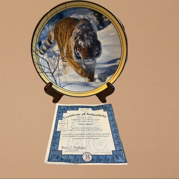 **SOLD**The Bradford Exchange Limited edition 1997 Snowy Quest Plate.